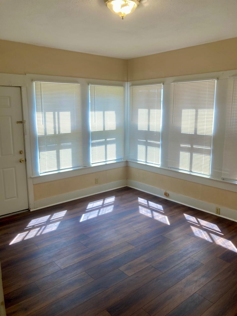 3523 Ave L - Photo 4