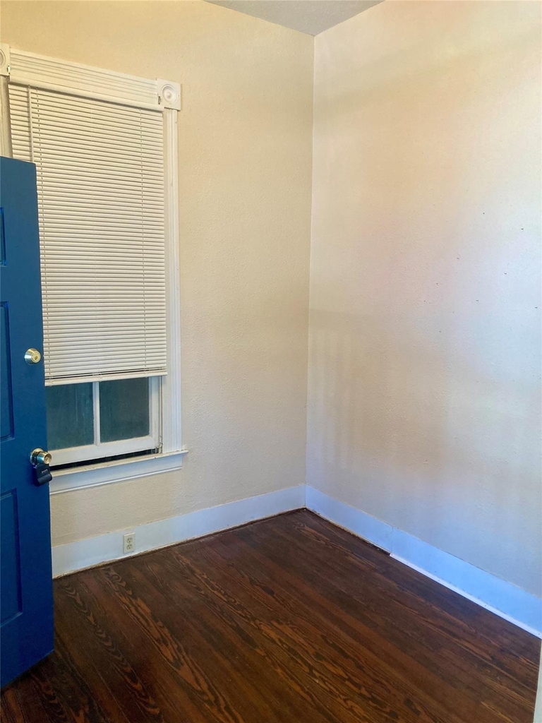 3523 Ave L - Photo 13