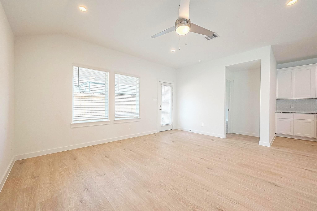 1210 Via Del Corso Lane - Photo 2