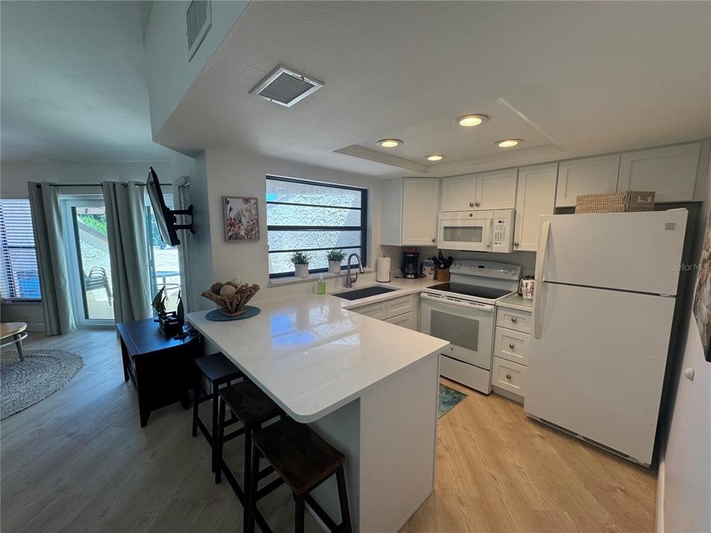 2571 Cyprus Drive - Photo 5