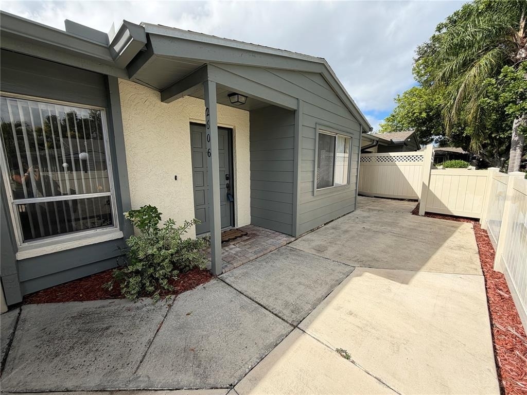 2606 29th Ave W - Photo 2