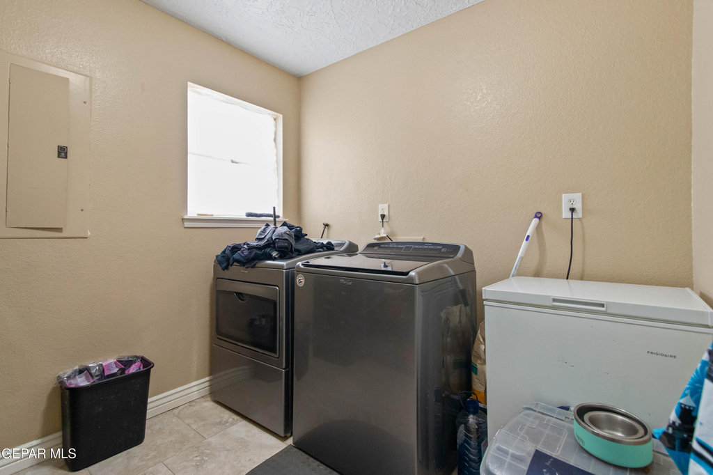 8614 Holmsely Trail - Photo 7