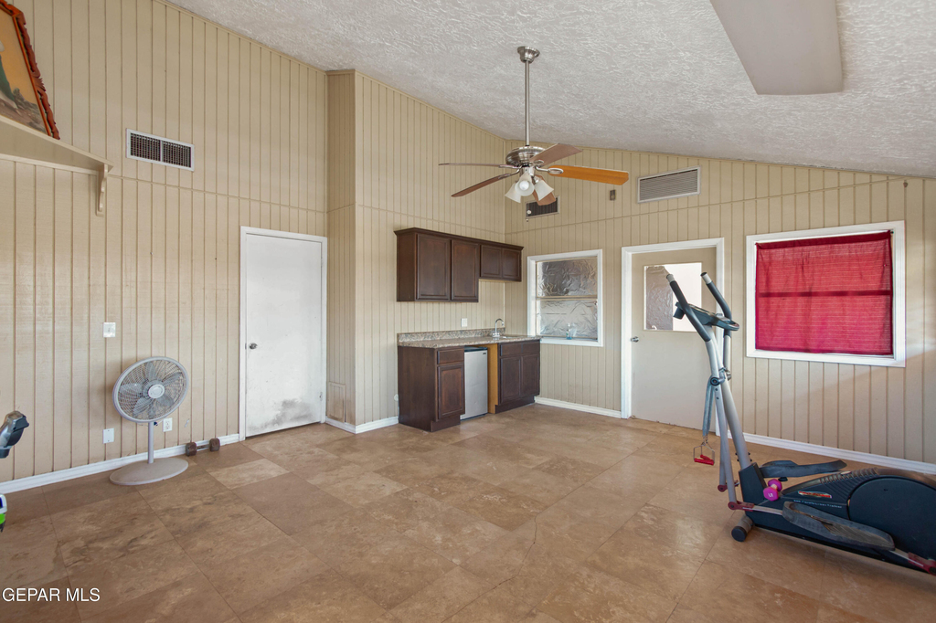 8614 Holmsely Trail - Photo 19