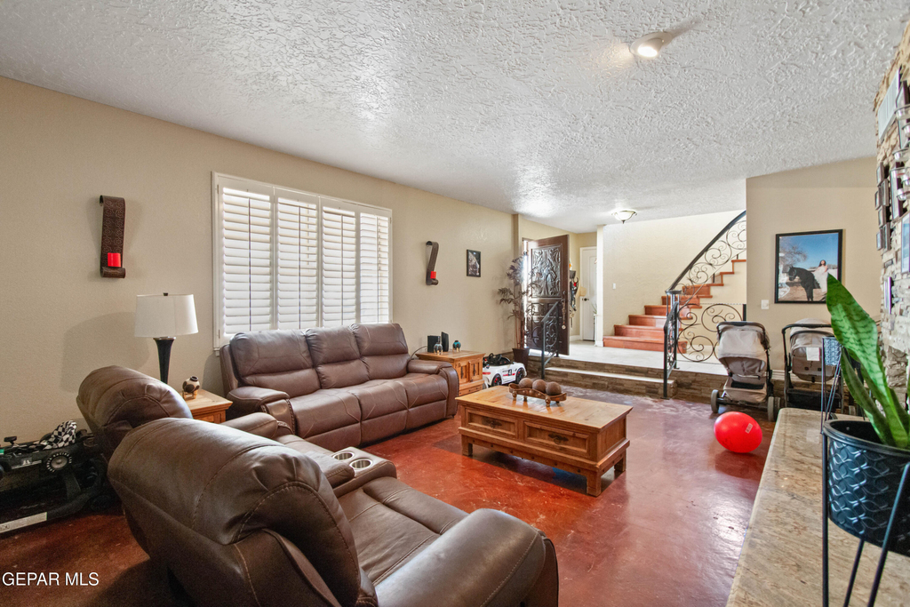 8614 Holmsely Trail - Photo 11