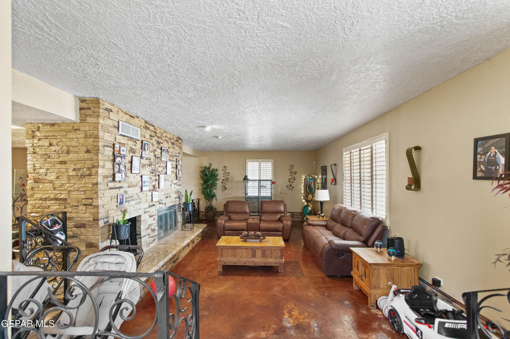 8614 Holmsely Trail - Photo 2