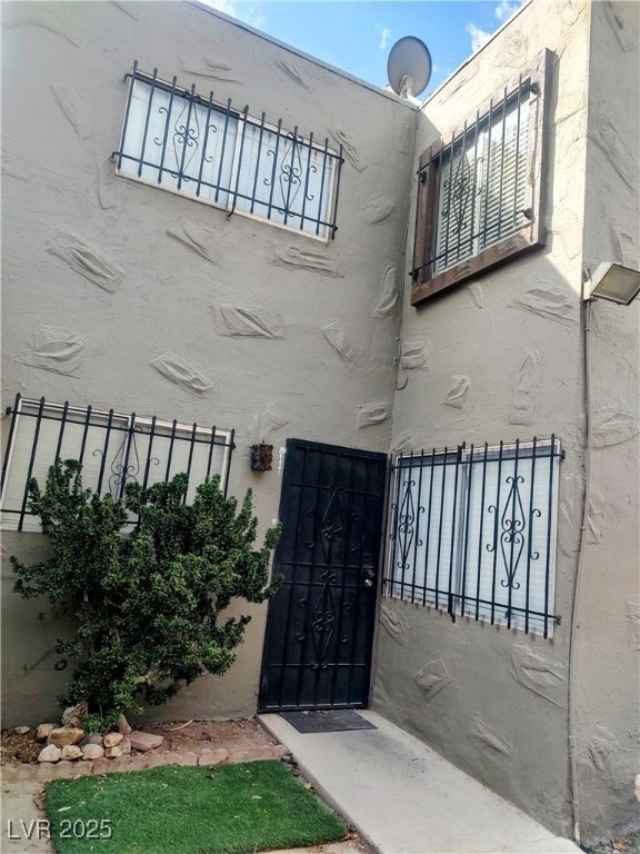 4614 Grand Drive - Photo 2