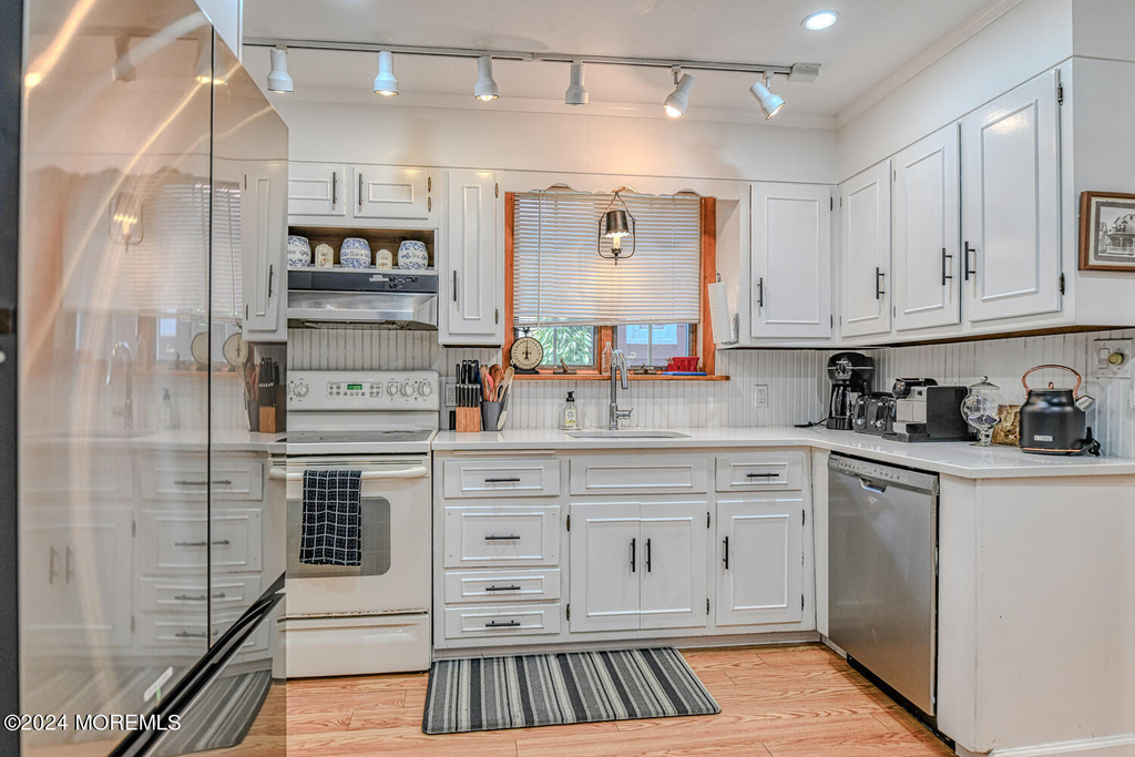 96 Cookman Avenue - Photo 16