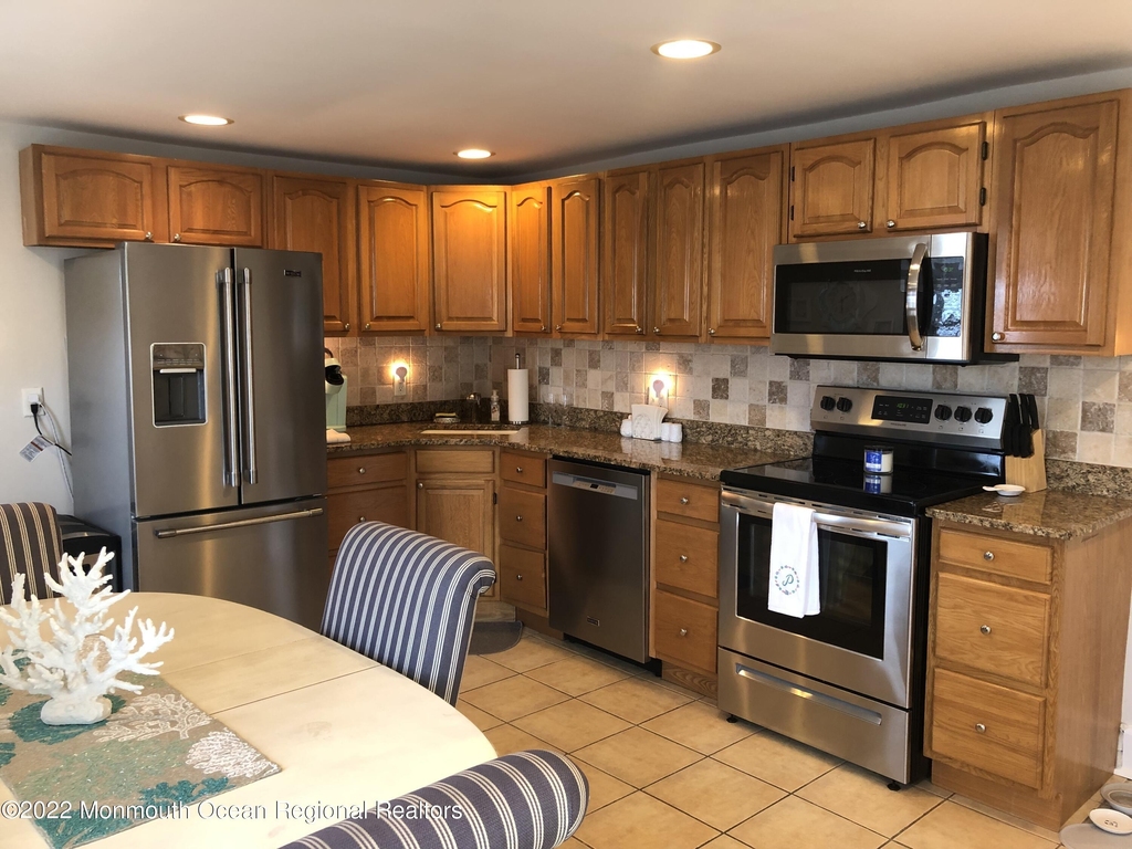 1717 River Road - Photo 14