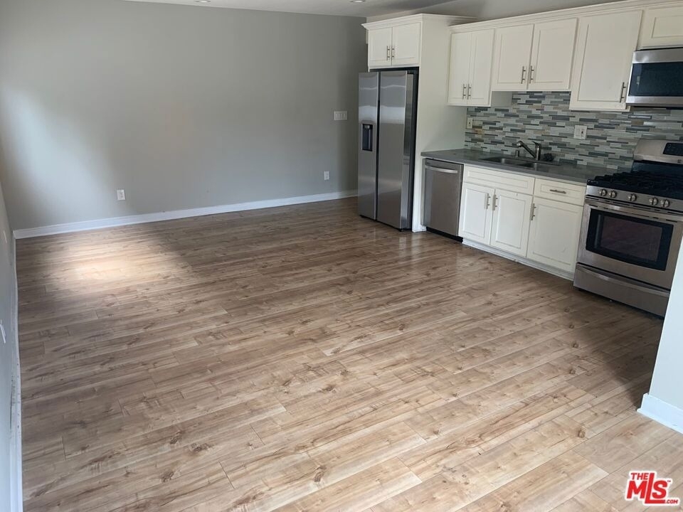5526 Barton Avenue - Photo 2