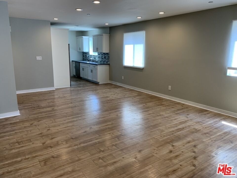 5526 Barton Avenue - Photo 7