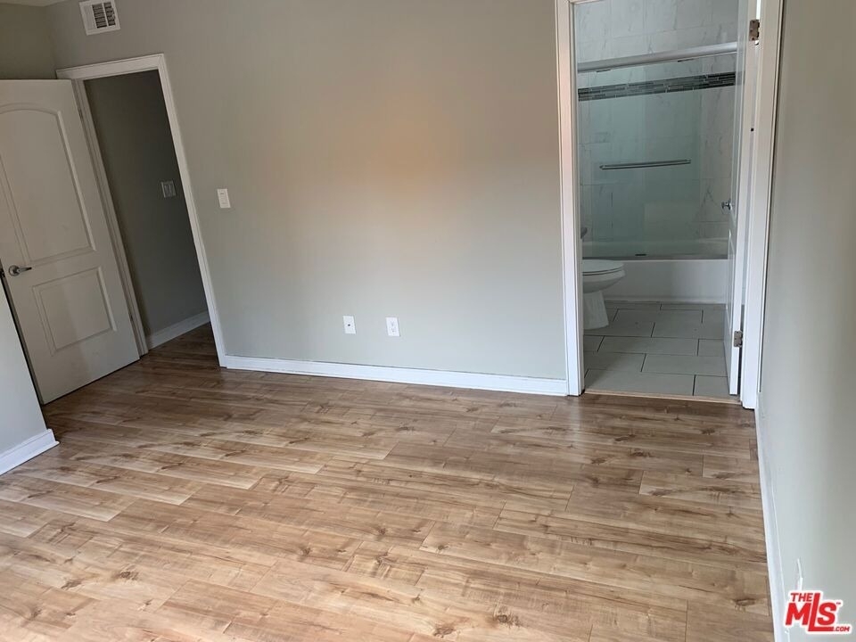 5526 Barton Avenue - Photo 4