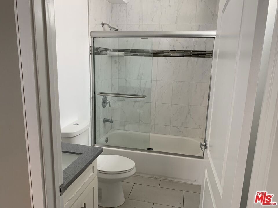 5526 Barton Avenue - Photo 5