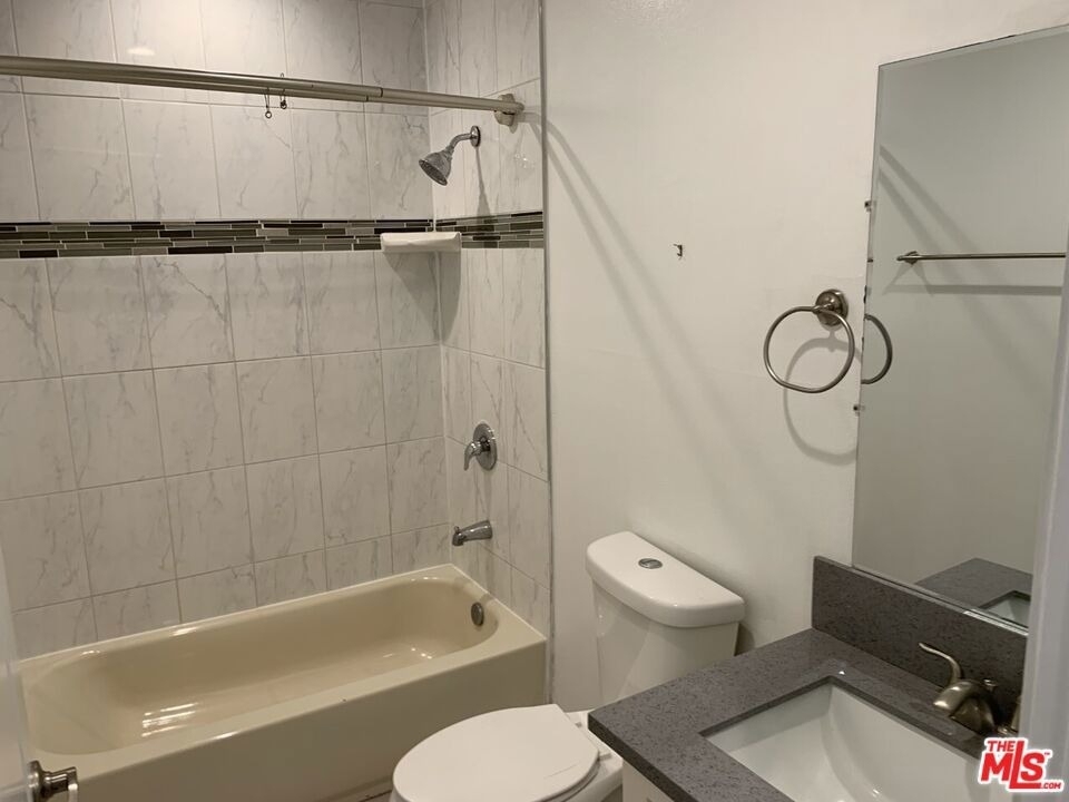 5526 Barton Avenue - Photo 15