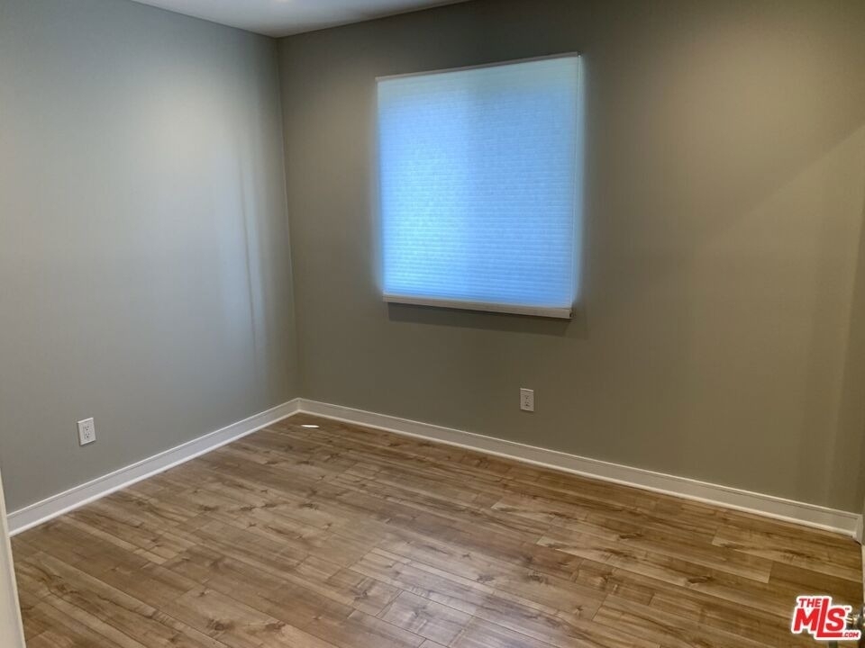 5526 Barton Avenue - Photo 10