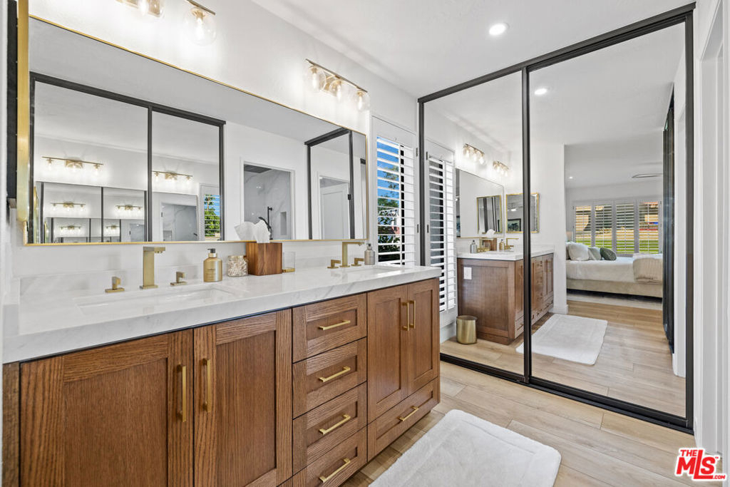 72417 Rolling Knolls Drive - Photo 13