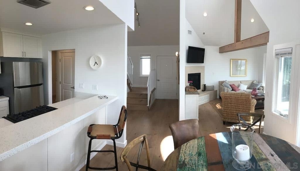 5112 Saratoga Ave - Photo 2