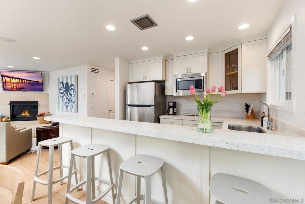 5112 Saratoga Ave - Photo 5