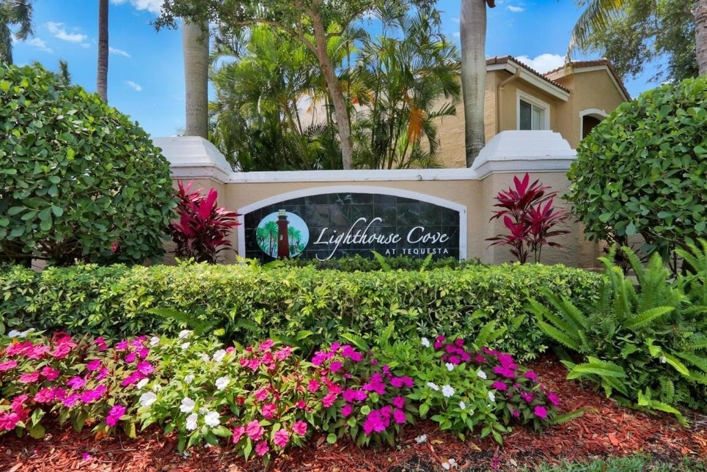 242 Village Boulevard - Photo 30