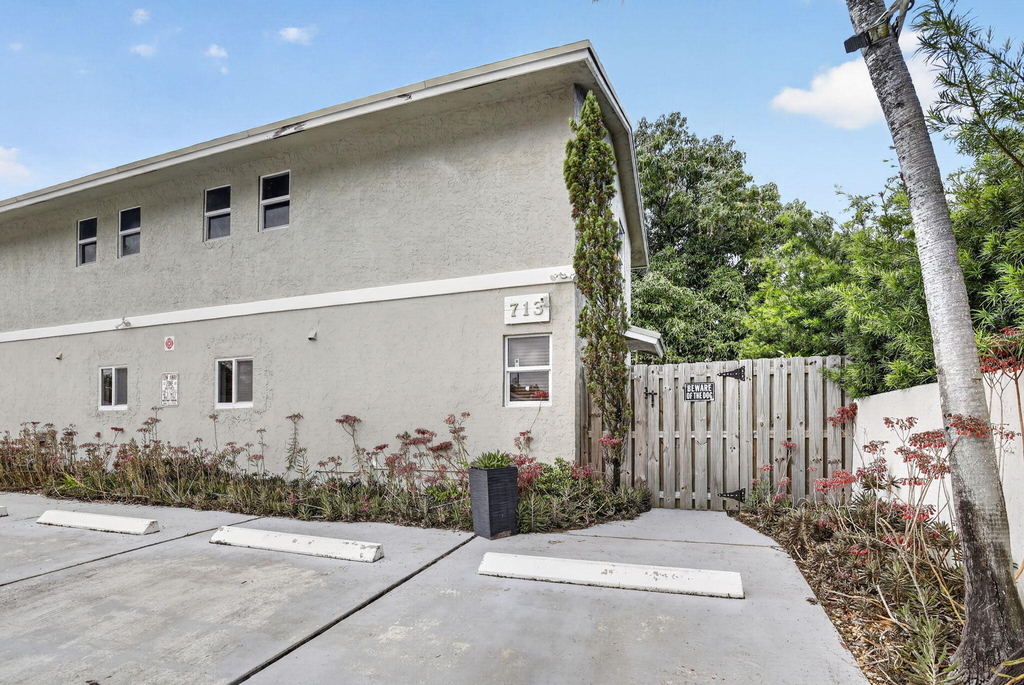 711 Ne 14 Street - Photo 6