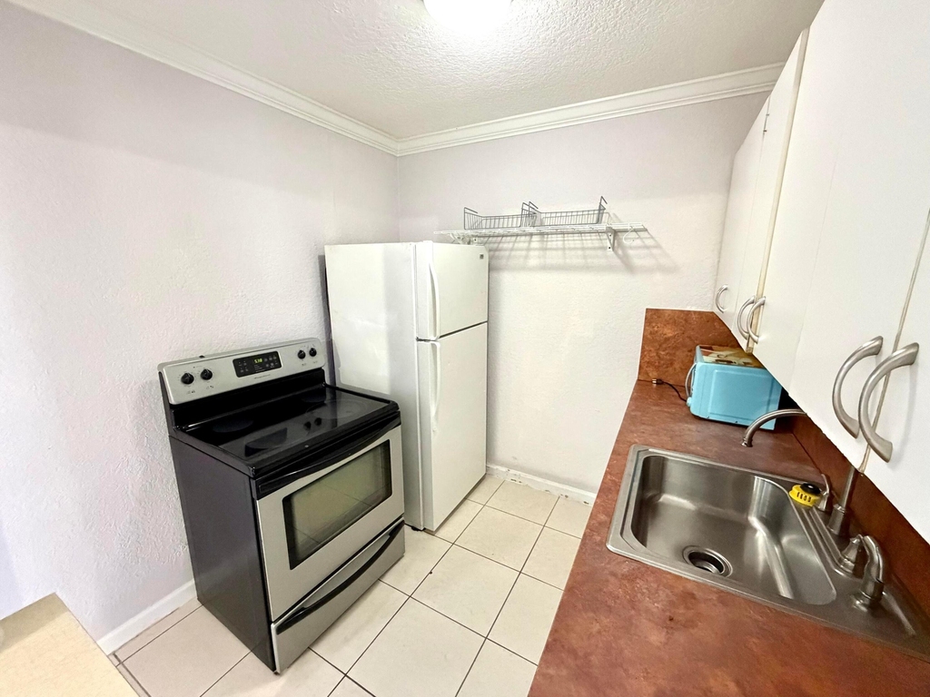 711 Ne 14 Street - Photo 19