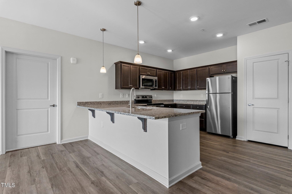 170 Grove Circle - Photo 7