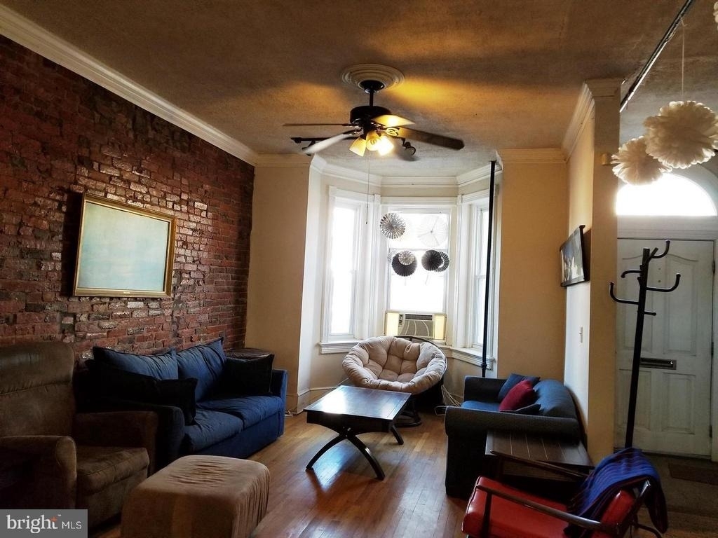1377 F Street Ne - Photo 1