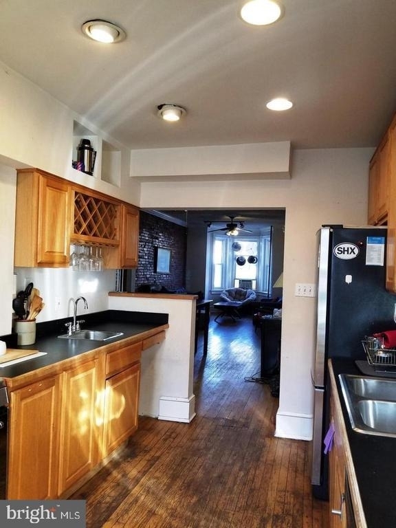1377 F Street Ne - Photo 4