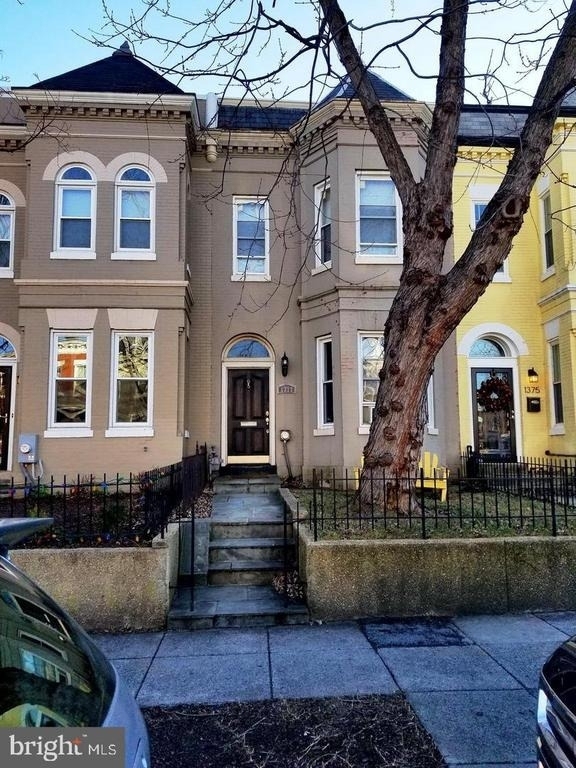1377 F Street Ne - Photo 0