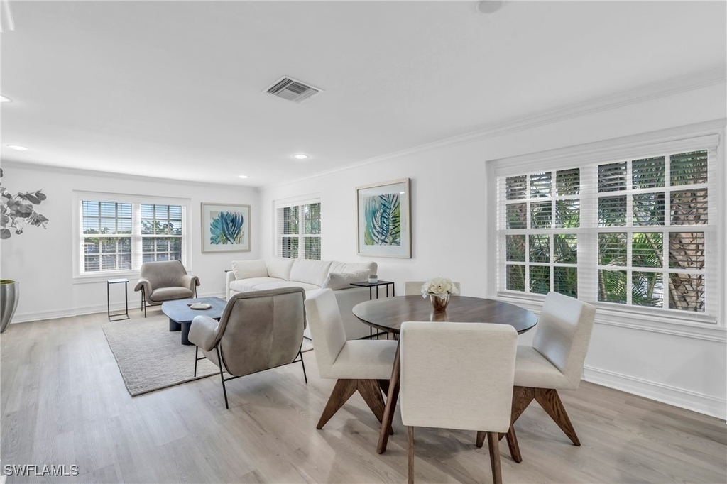 271 Broad Avenue S - Photo 3