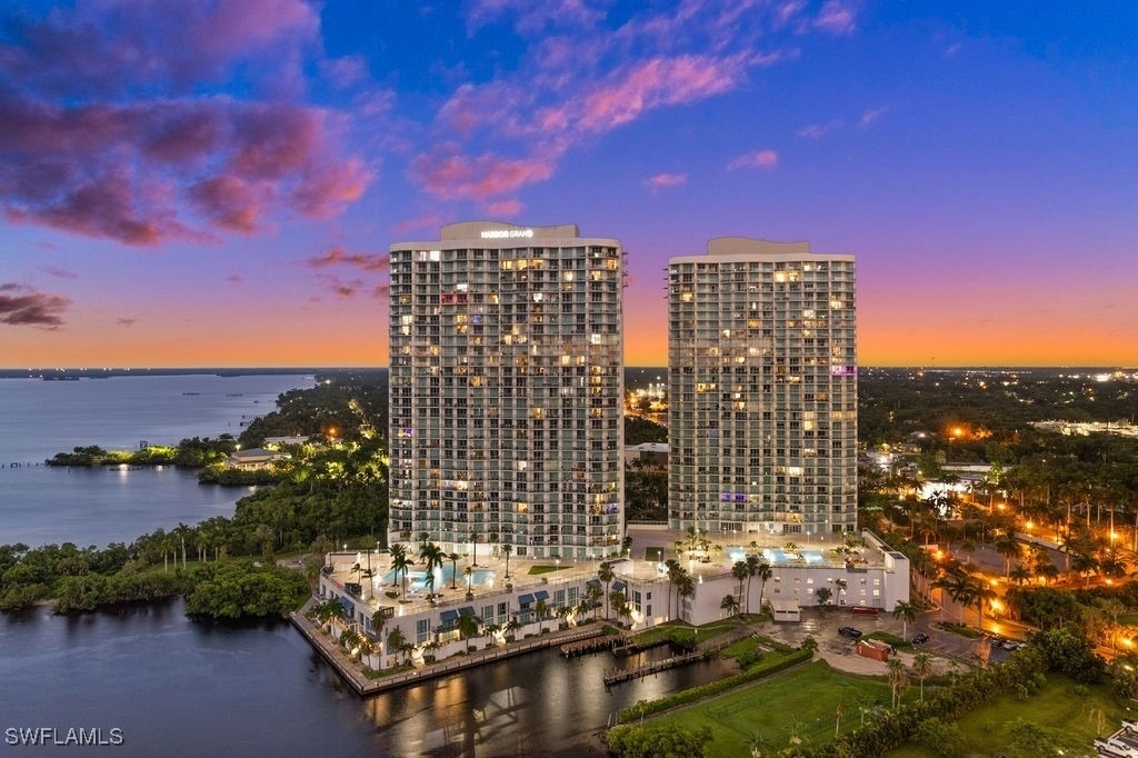 3000 Oasis Grand Boulevard - Photo 26