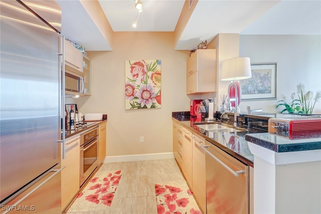 3000 Oasis Grand Boulevard - Photo 10