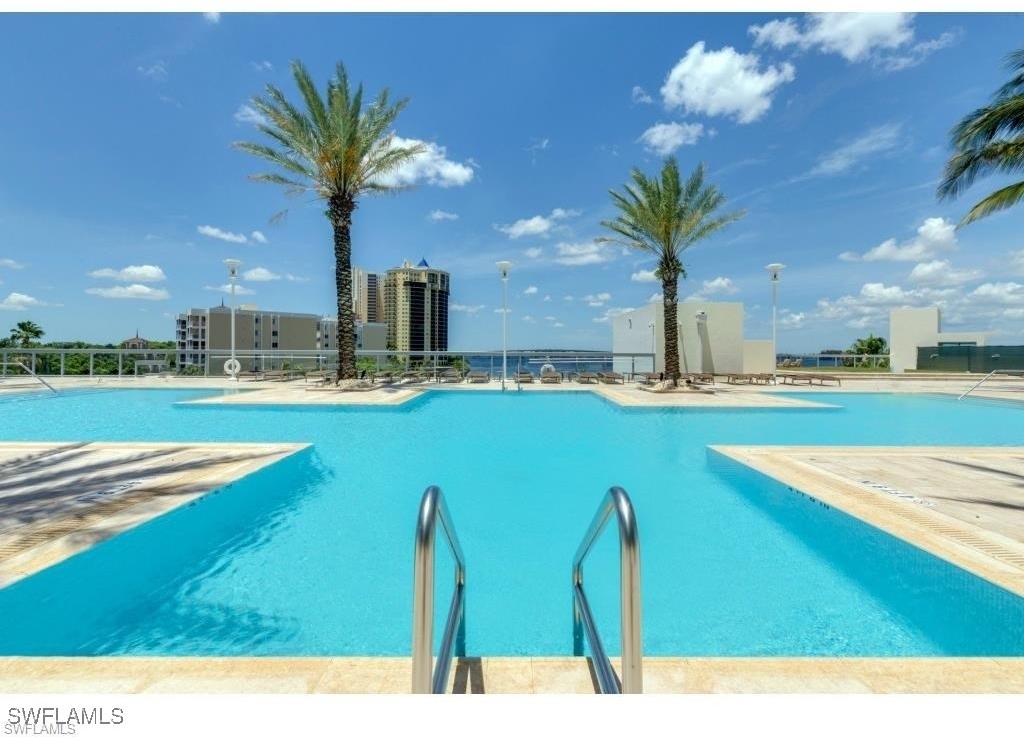 3000 Oasis Grand Boulevard - Photo 22