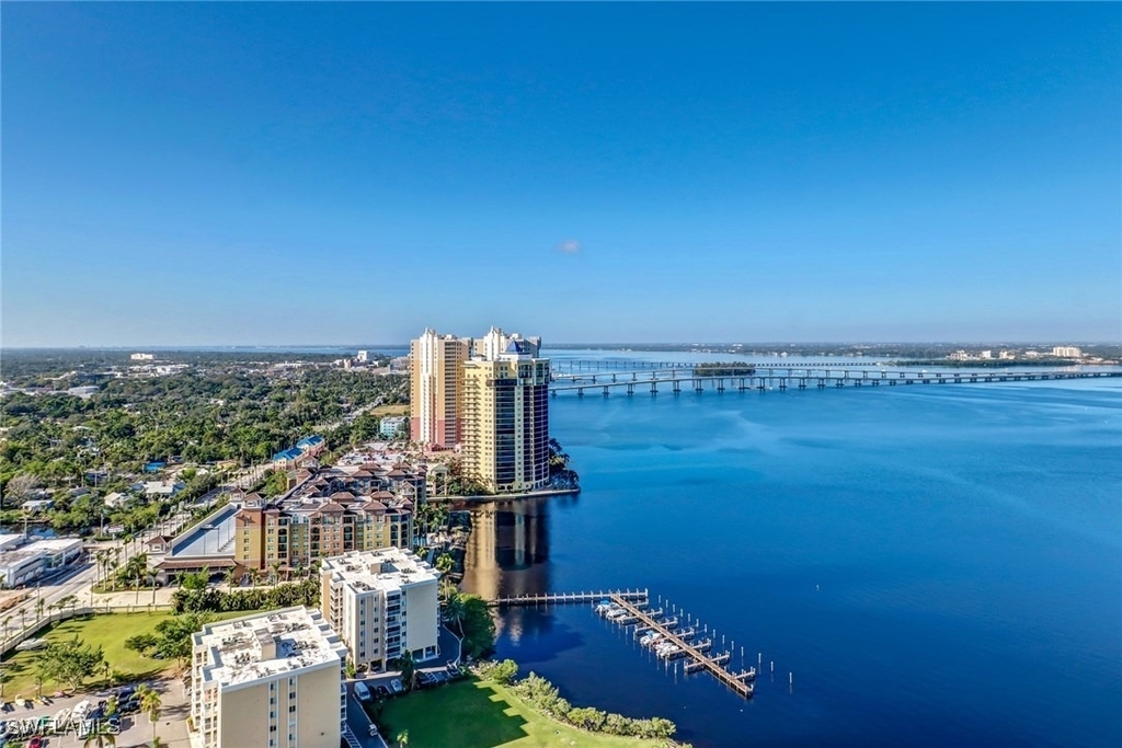 3000 Oasis Grand Boulevard - Photo 6