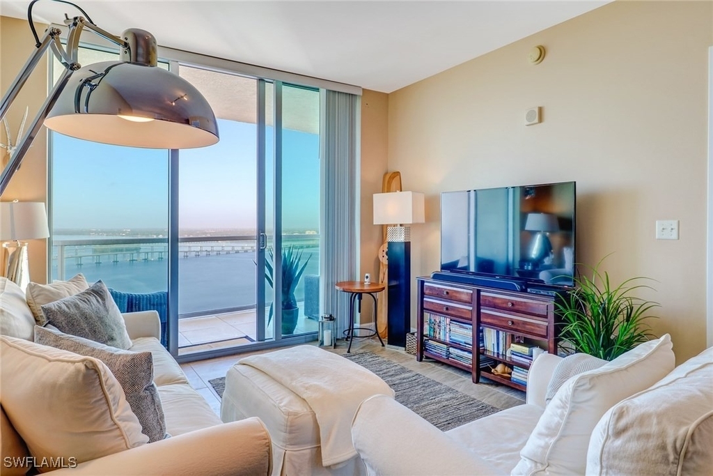 3000 Oasis Grand Boulevard - Photo 1