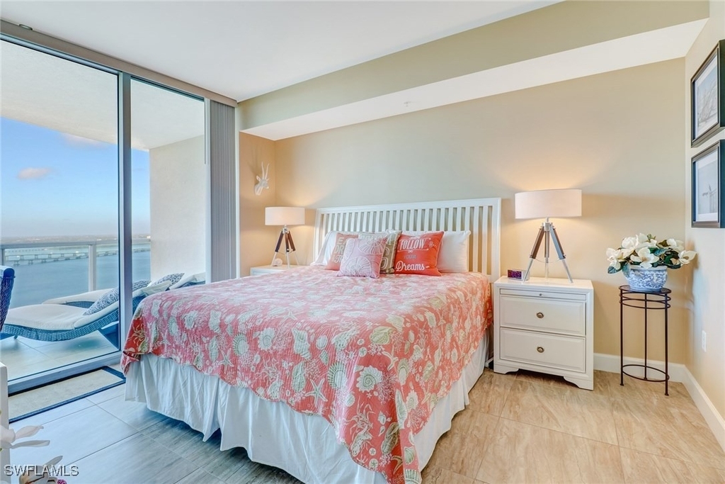 3000 Oasis Grand Boulevard - Photo 13
