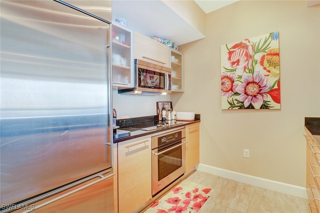 3000 Oasis Grand Boulevard - Photo 11
