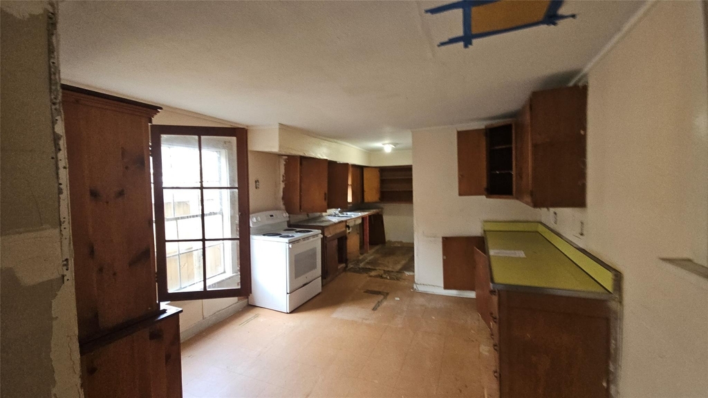 6502 W Montgomery Road - Photo 3