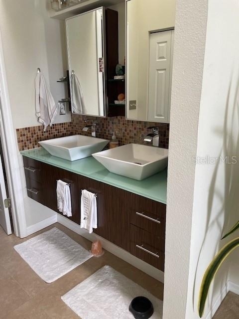 323 Madeira Circle - Photo 15