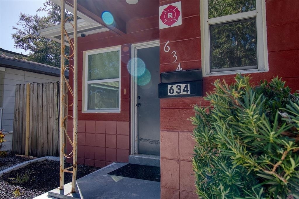 634 15 Avenue S - Photo 1