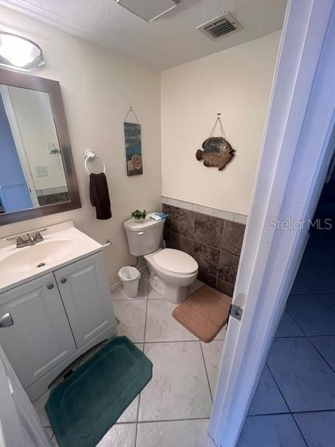 1614 Stickney Point Road - Photo 0