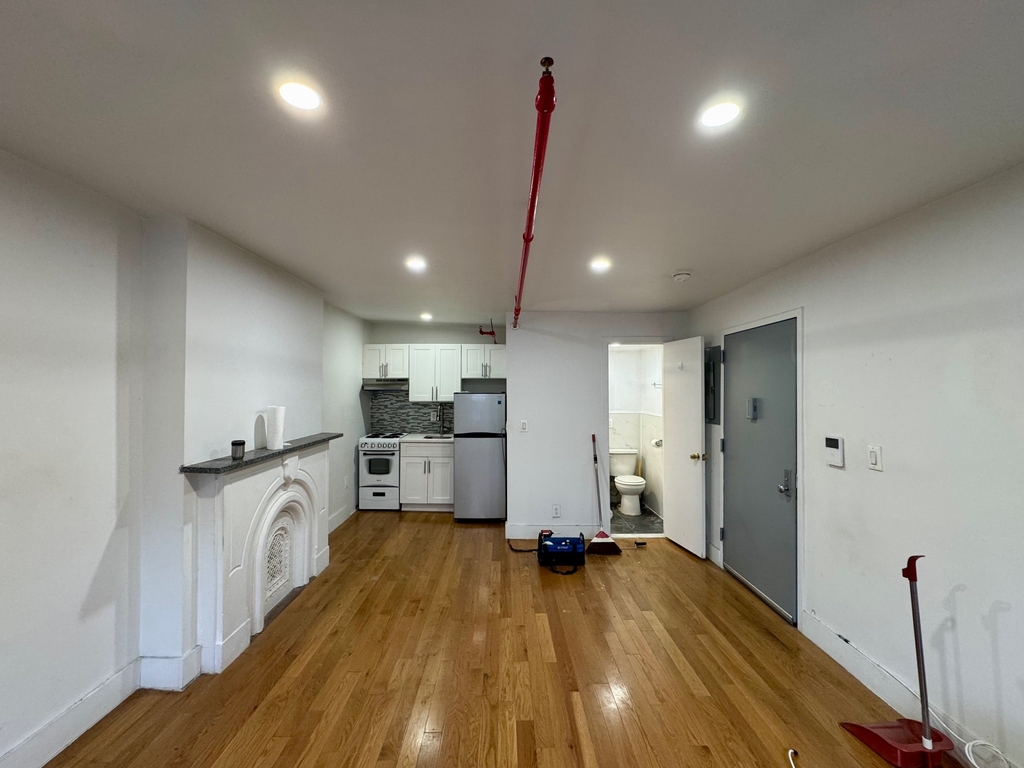 9 West 129th Street - Photo 3