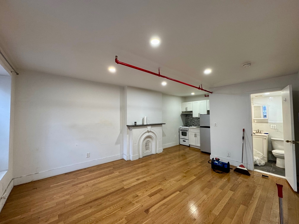 9 West 129th Street - Photo 4