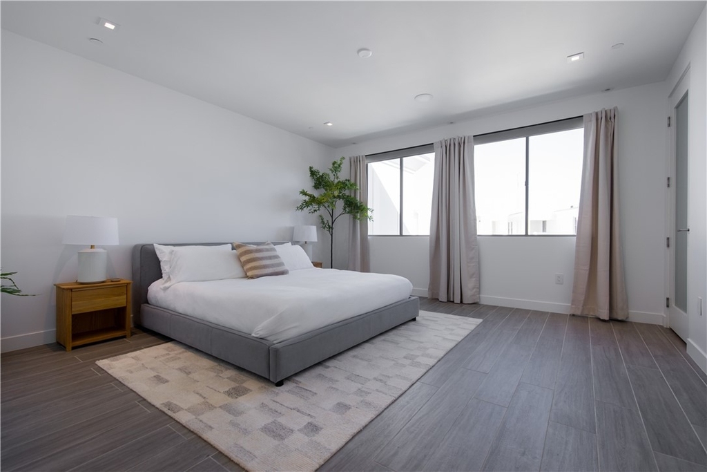 2210 Newport Boulevard - Photo 7