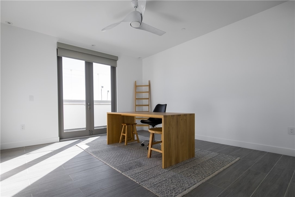 2210 Newport Boulevard - Photo 12