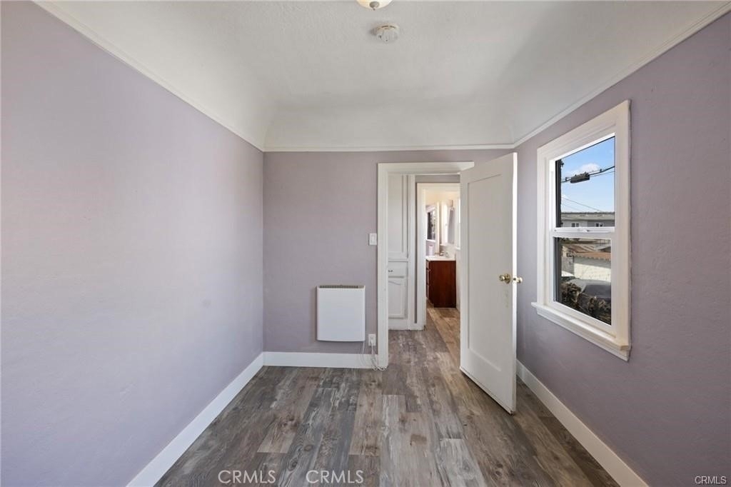 845 W 75th Street - Photo 4