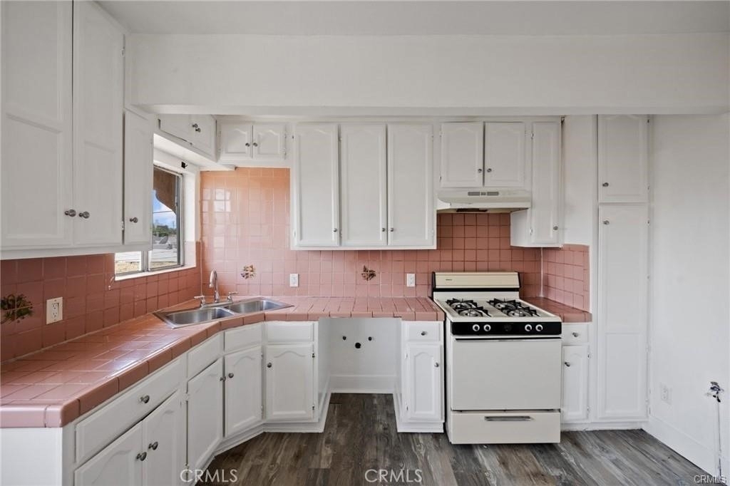 845 W 75th Street - Photo 6