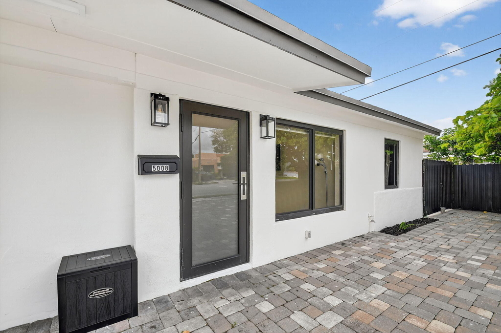 5008 Parker Avenue - Photo 3
