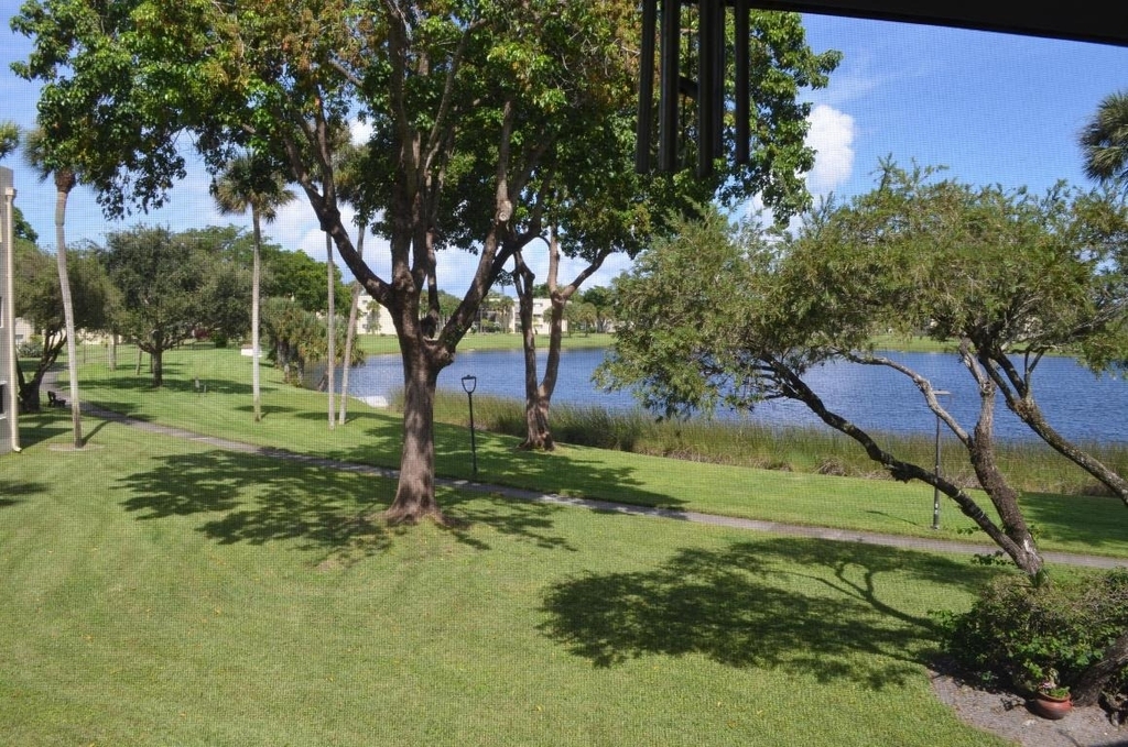 5220 Las Verdes Circle - Photo 1