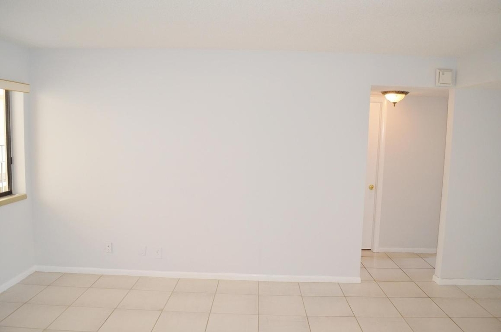 5220 Las Verdes Circle - Photo 9
