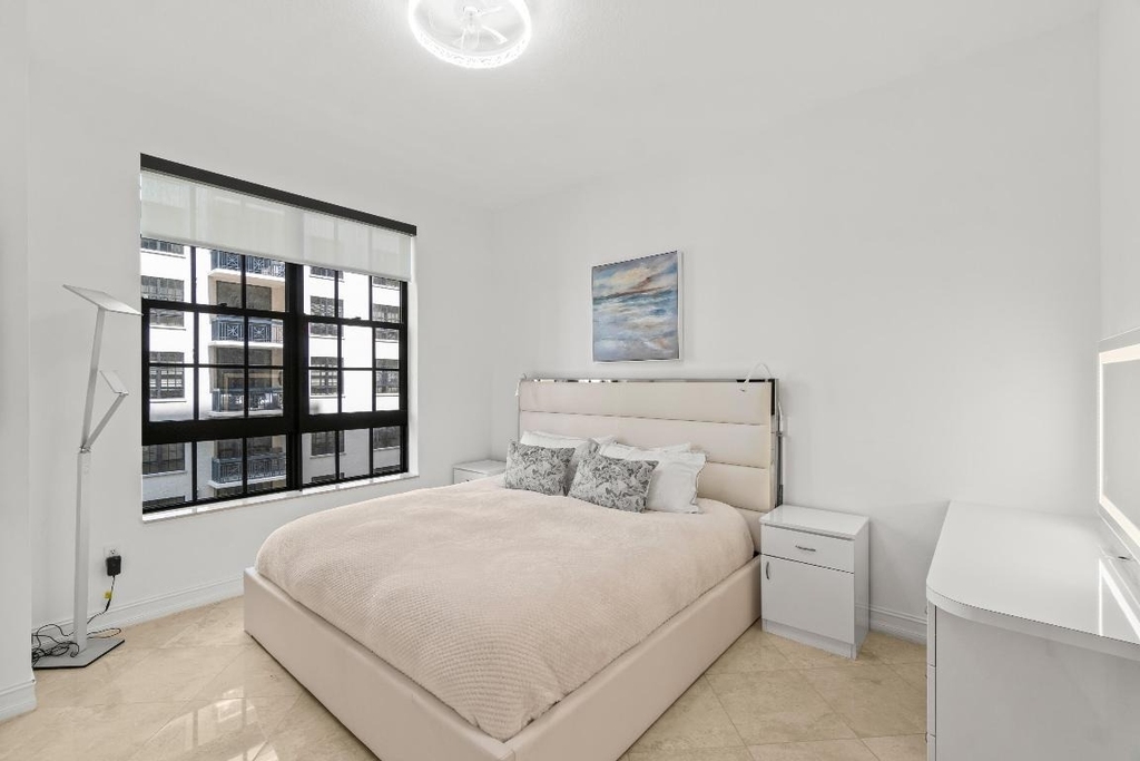 701 S Olive Avenue - Photo 5